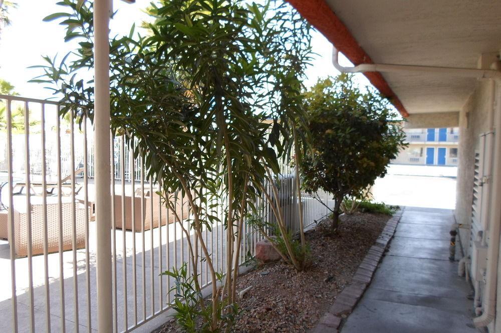 Howard Johnson By Wyndham Las Vegas Near The Strip Eksteriør billede