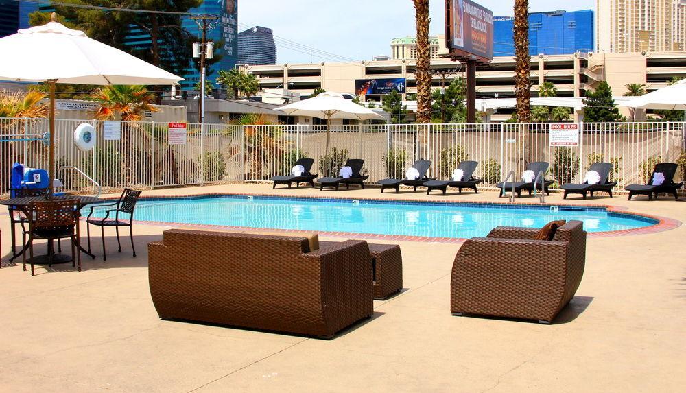 Howard Johnson By Wyndham Las Vegas Near The Strip Eksteriør billede