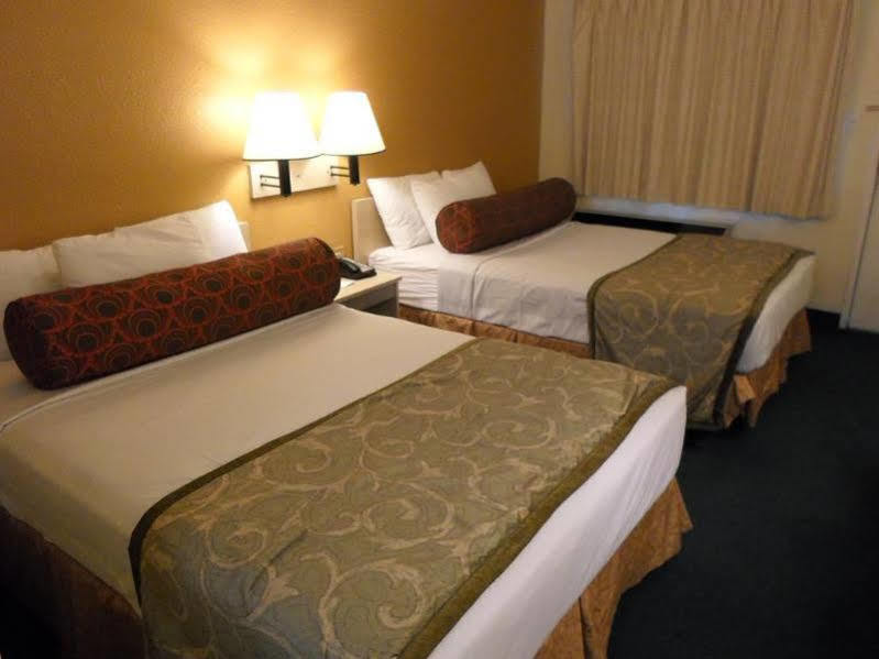 Howard Johnson By Wyndham Las Vegas Near The Strip Eksteriør billede